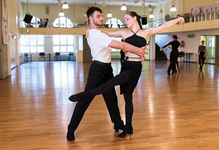 Philip Andraus und Ekaterina Tsvetkova tanzen in der „Hauptgruppe“ (über 18).